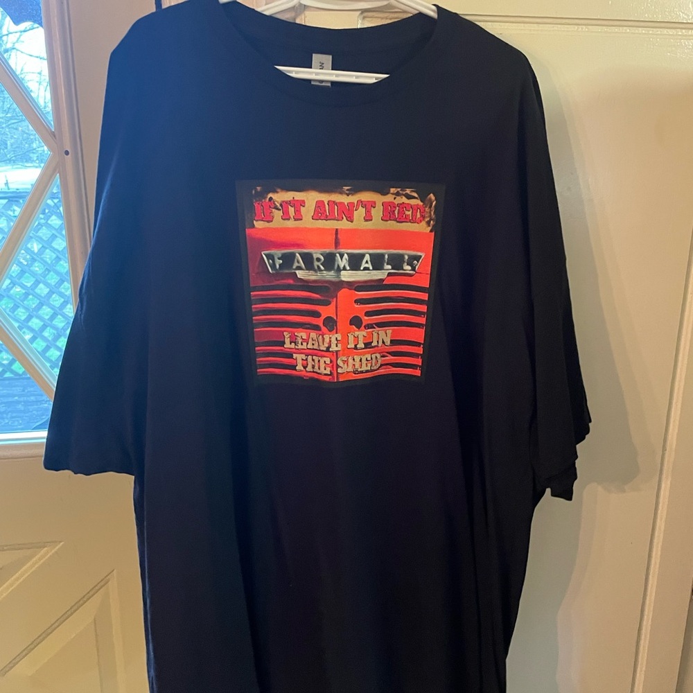International Harvester Men's T-Shirt. Gildan 5XL